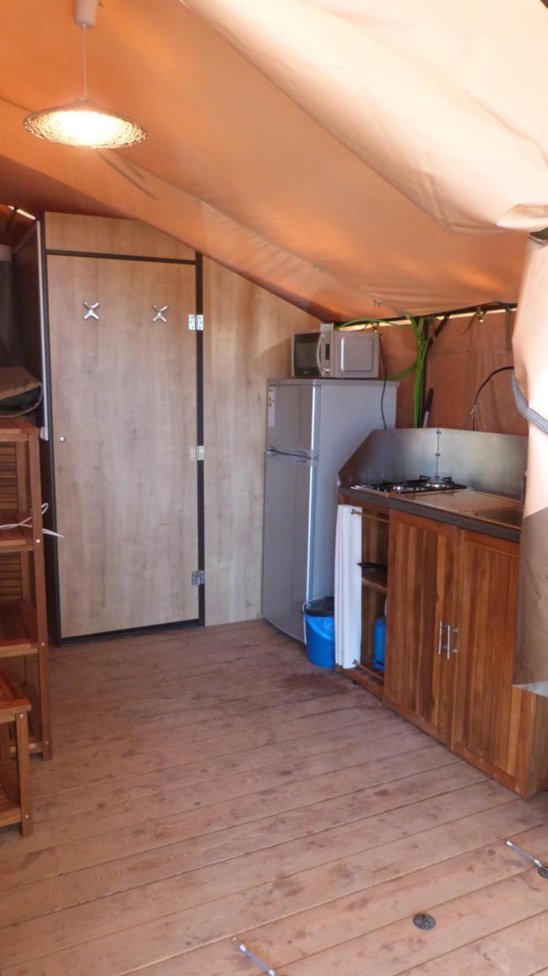 Camping 3 Estrellas Gava Exterior photo