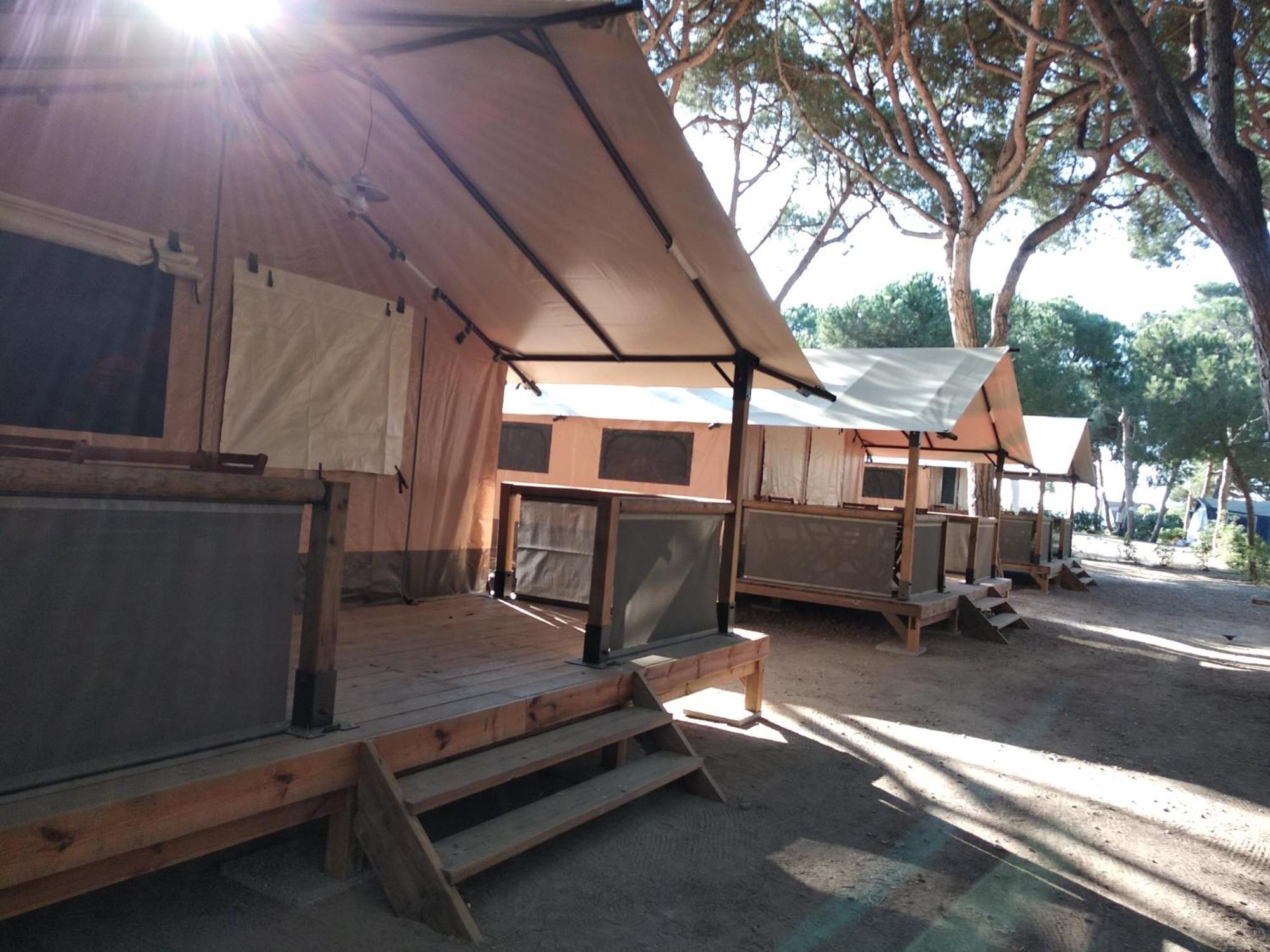 Camping 3 Estrellas Gava Exterior photo