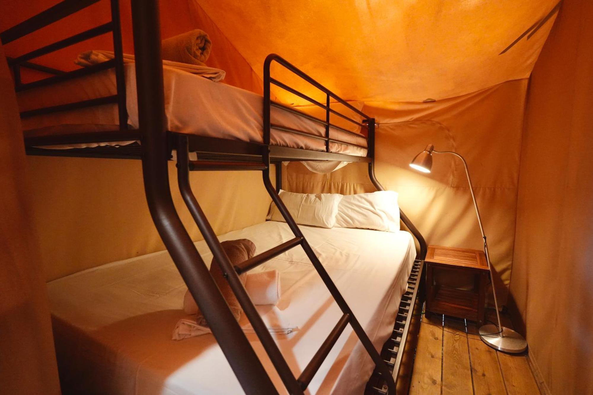 Camping 3 Estrellas Gava Exterior photo