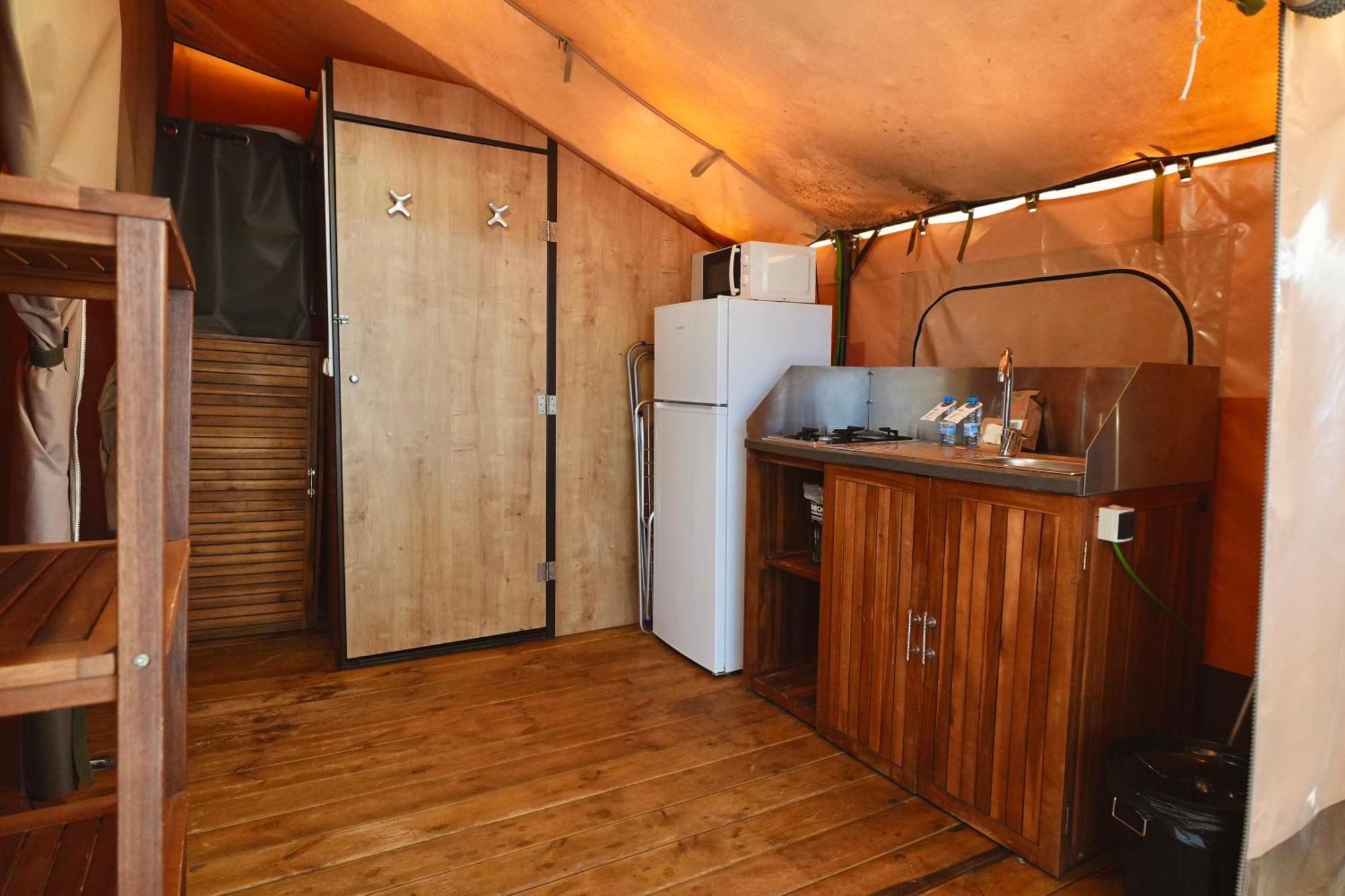 Camping 3 Estrellas Gava Exterior photo