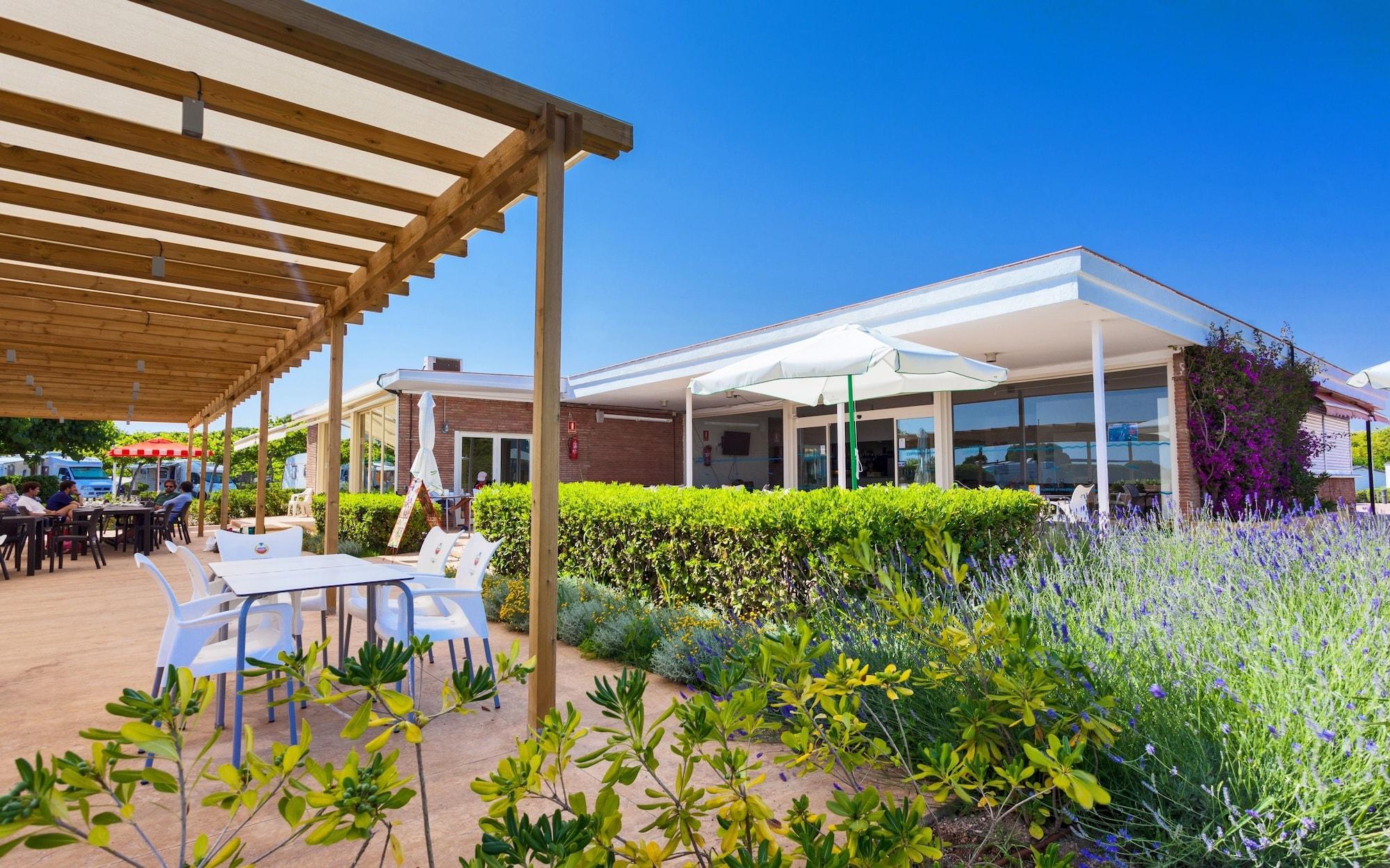 Camping 3 Estrellas Gava Exterior photo